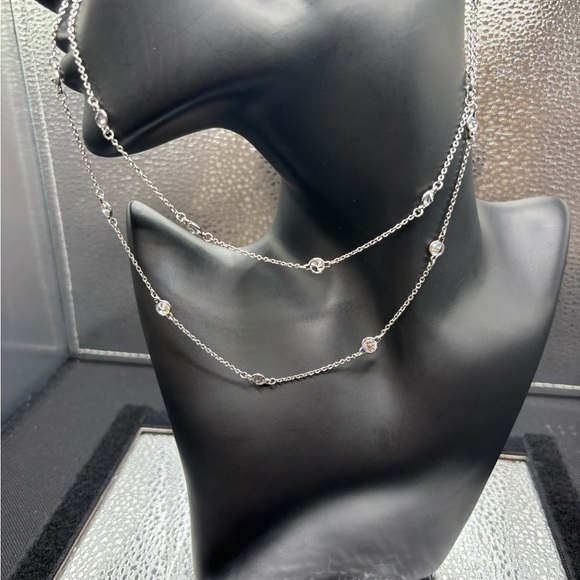 Elegant Silver Necklace with Crystal Accents - Picture 1 of 3